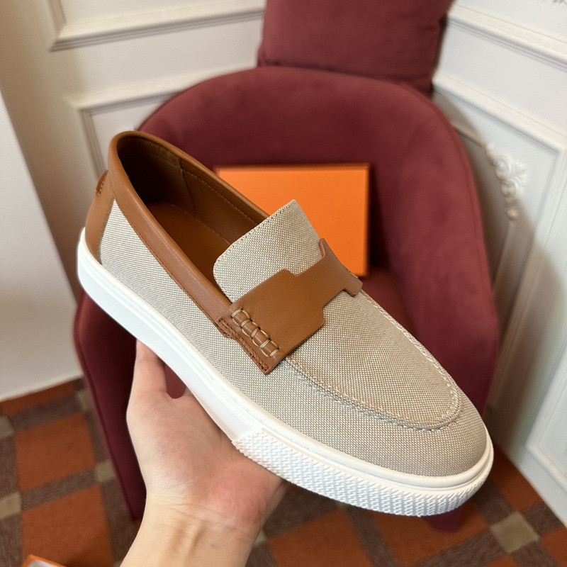H**me5 sneaker