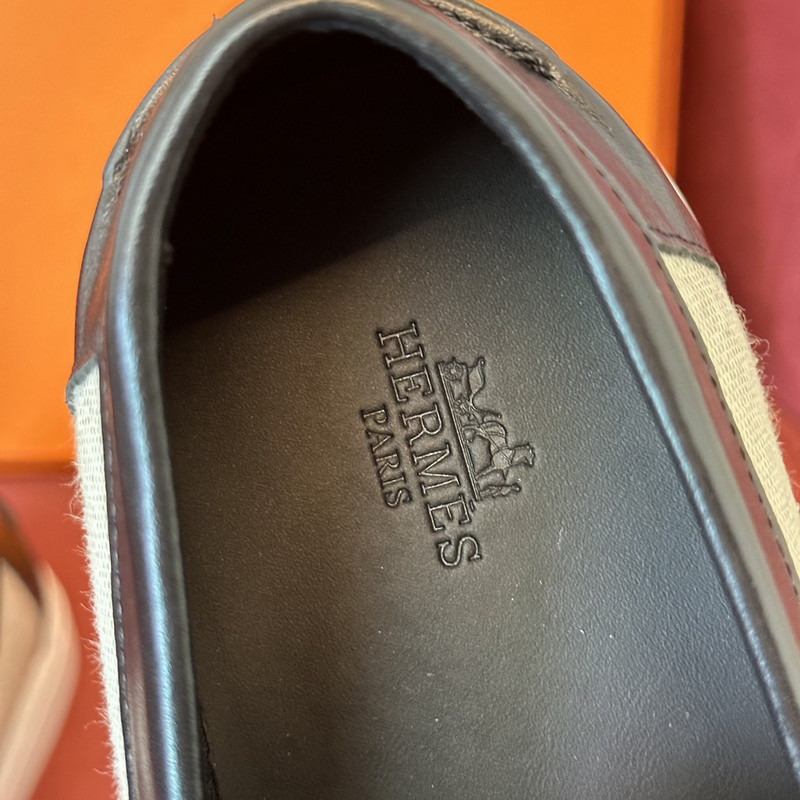 H**me5 sneaker