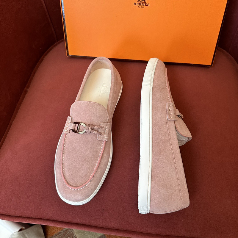 H**me5 sneaker