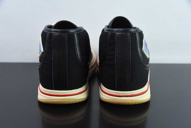 b0tt*ga Ven*ta sneaker