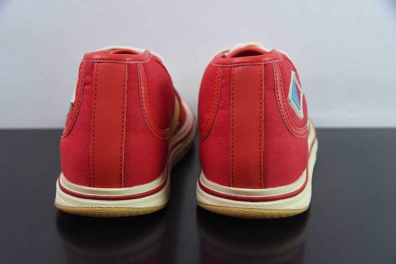 b0tt*ga Ven*ta sneaker
