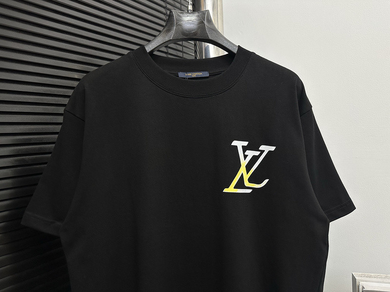Ba1en*iaga clothes