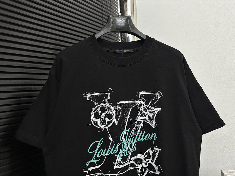 Ba1en*iaga clothes