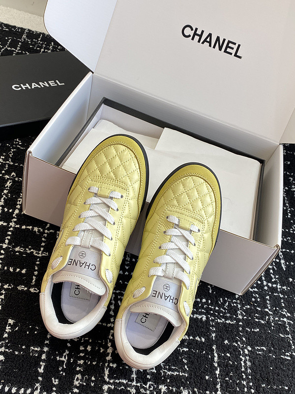 Ch**el sneaker