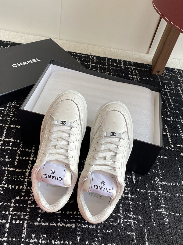 Ch**el sneaker