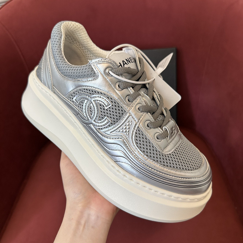 Ch**el sneaker