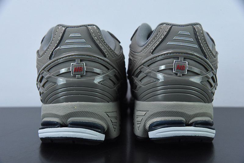 new balance sneaker