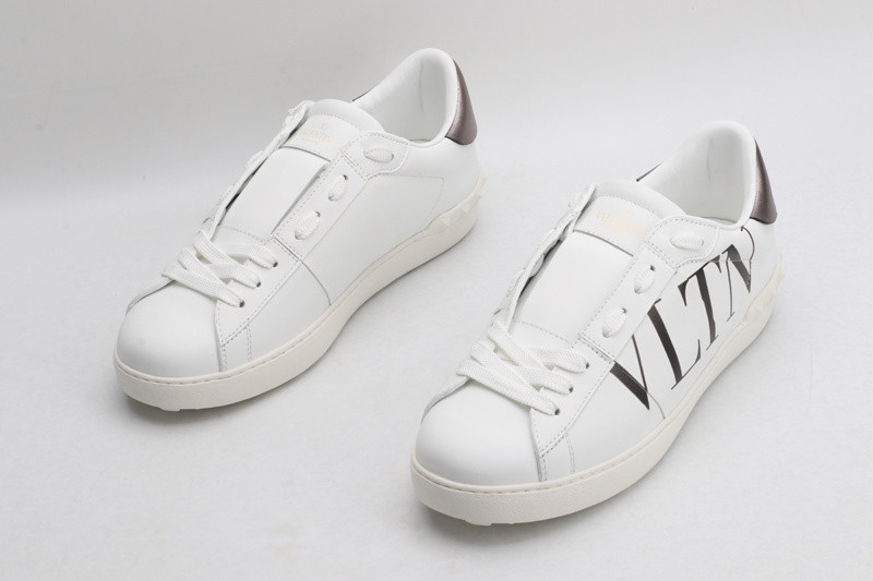 Va1e*ntin0 garavani sneaker