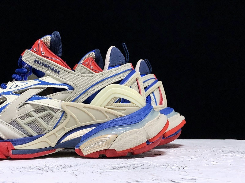 bc track sneaker