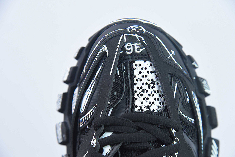 bc track sneaker