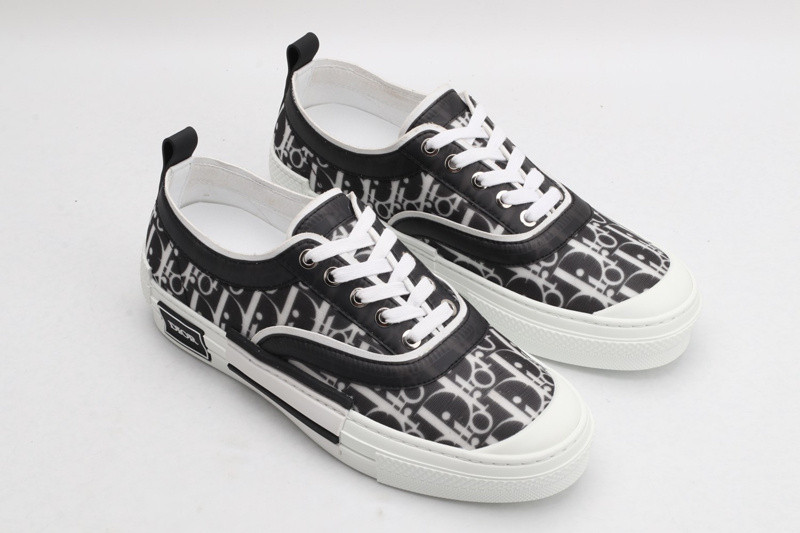 dio* x converse sneaker