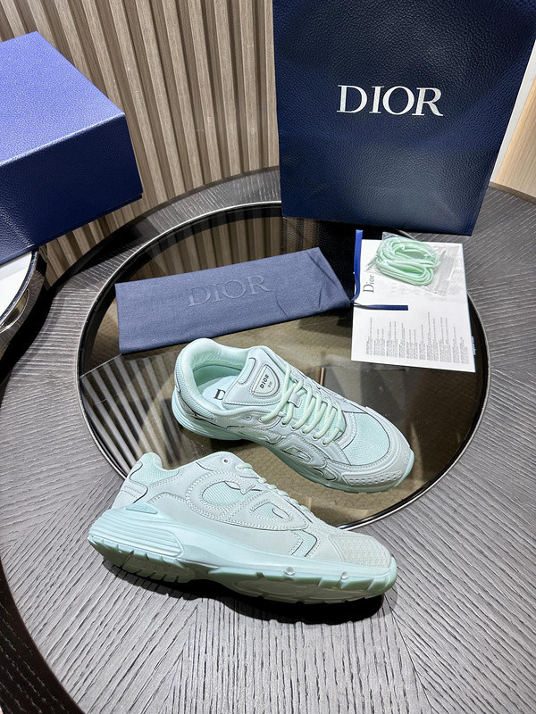 dio* sneaker
