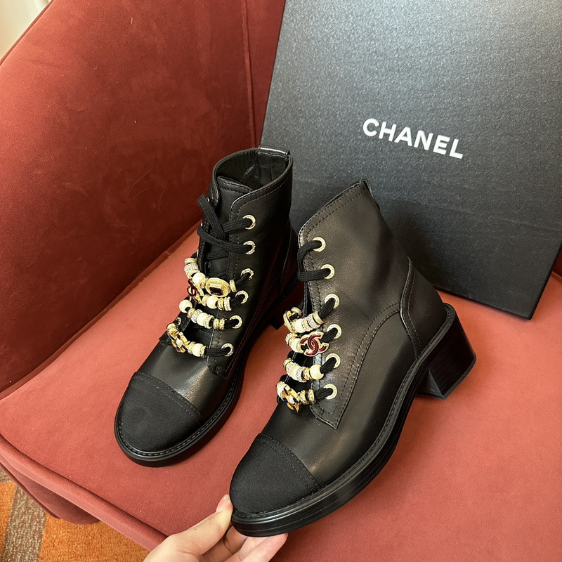 Ch*el sneaker
