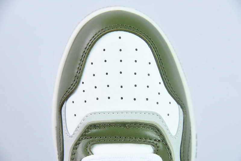 DIO* SNEAKER