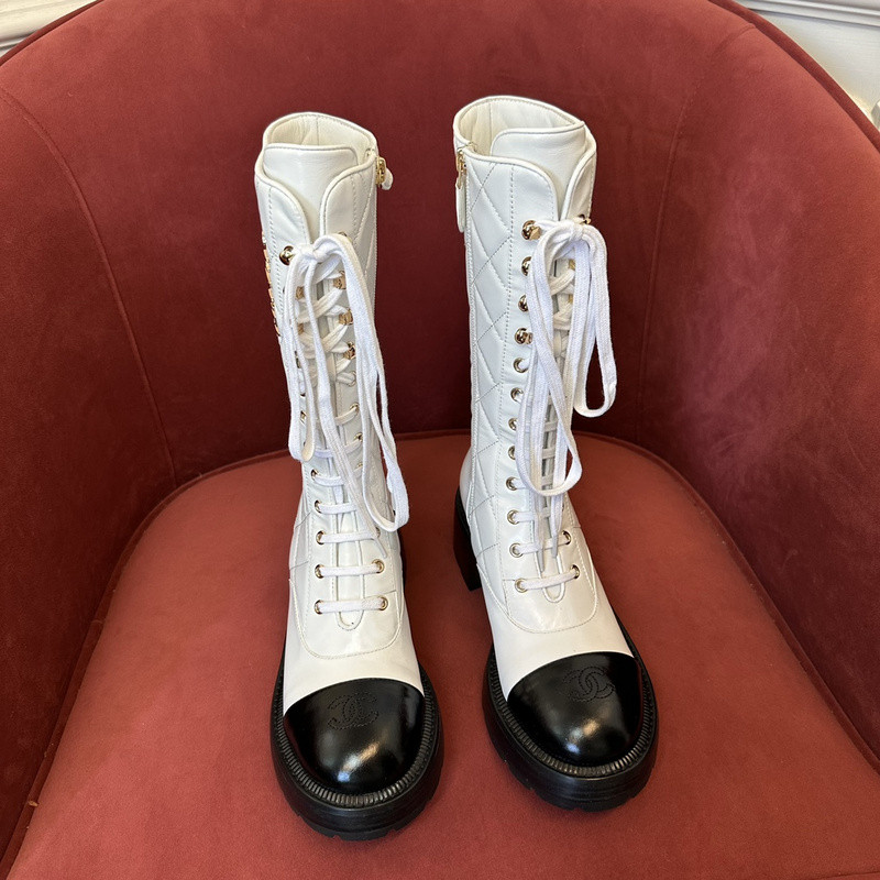 Ch**el sneaker