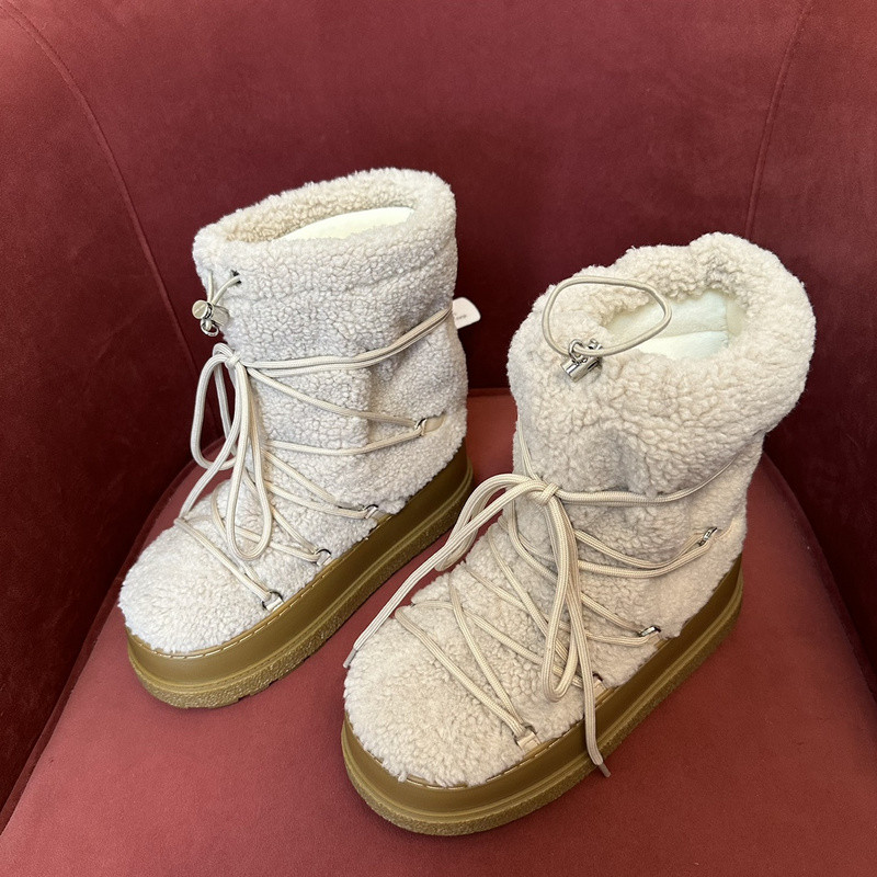 M1um1u sneaker