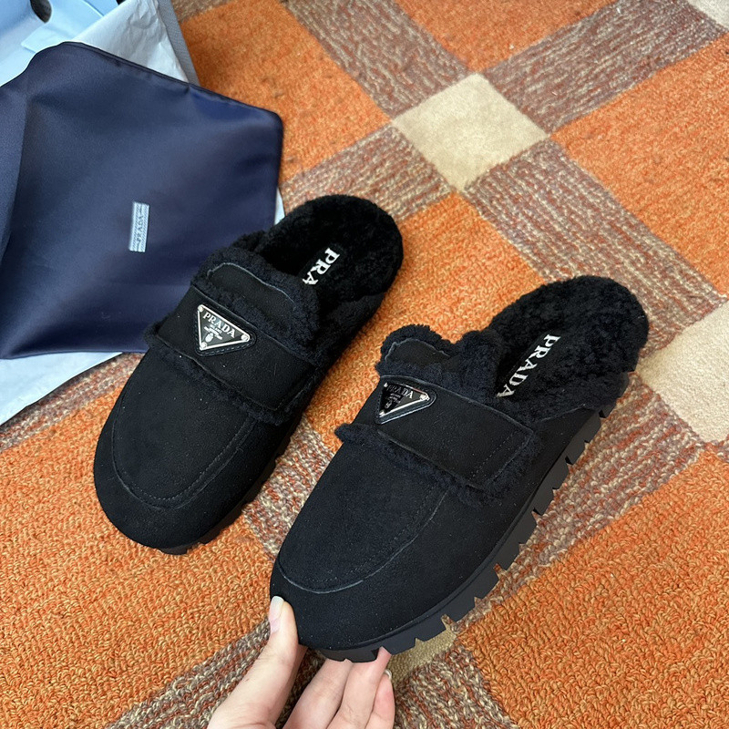 Pra*a sandals
