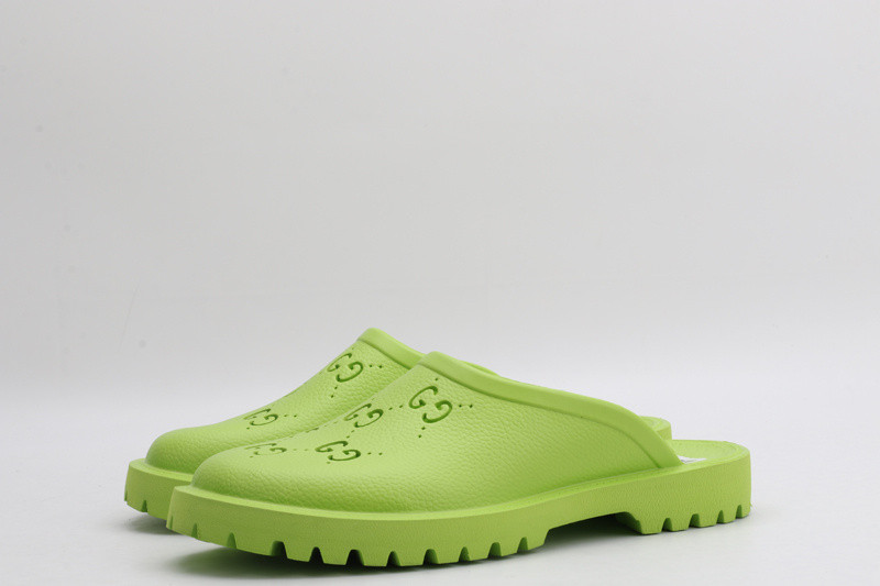 g*u*i sandals low