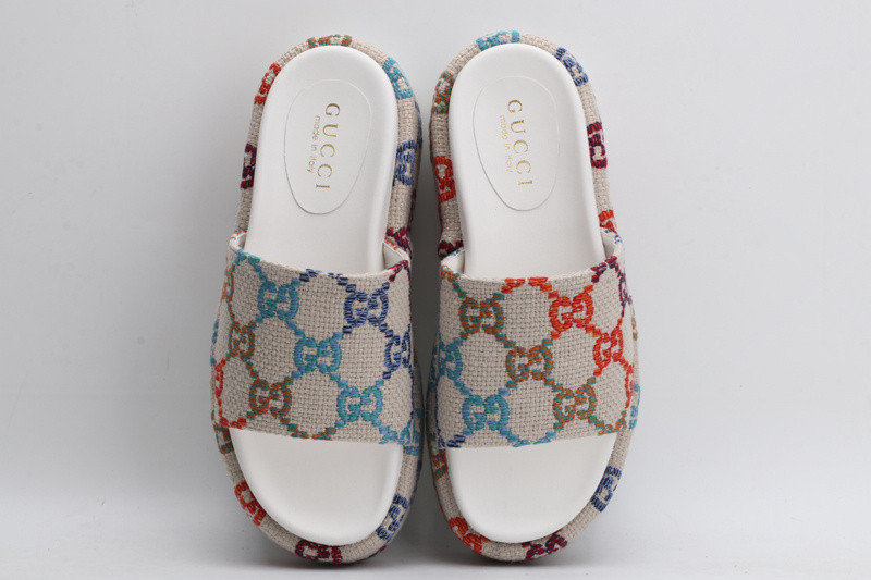 g*u*i sandals