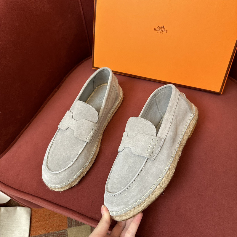H**me5 sneaker