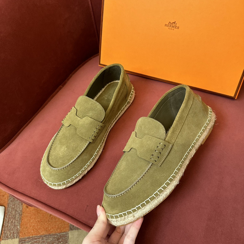 H**me5 sneaker