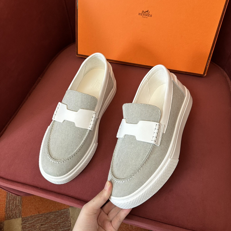 H**me5 sneaker