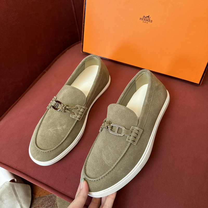 H**me5 sneaker