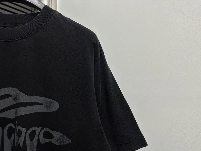 Ba1en*iaga clothes