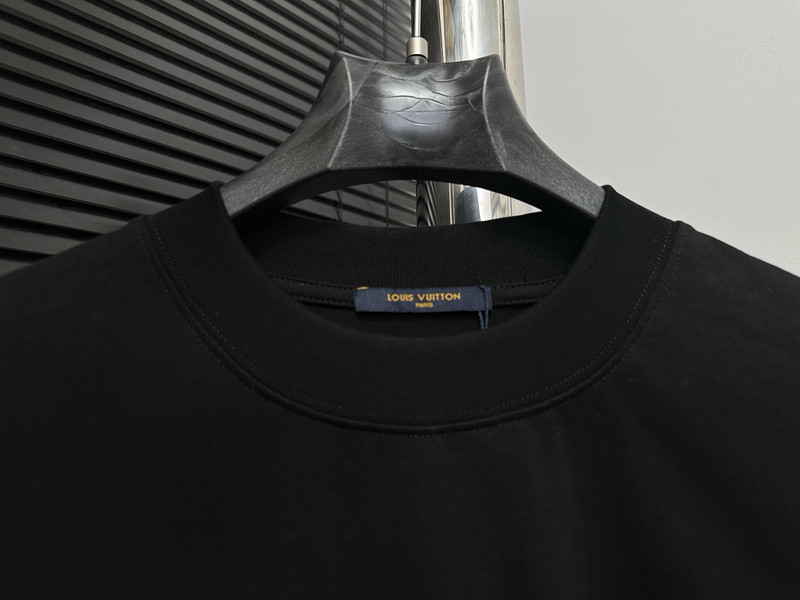 Ba1en*iaga clothes