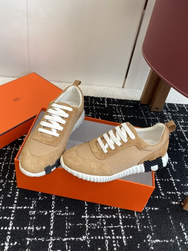 H**me5 sneaker