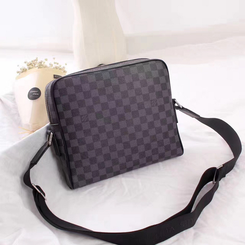 LVT PURSE