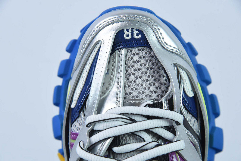 bc track sneaker