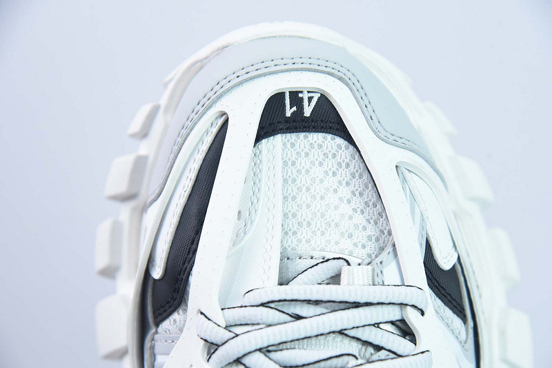 bc track sneaker