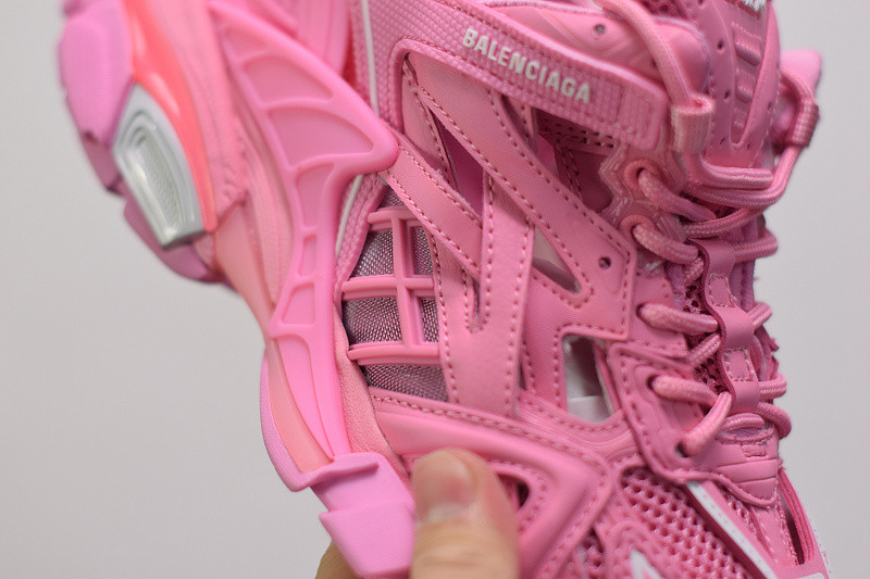 bc track sneaker