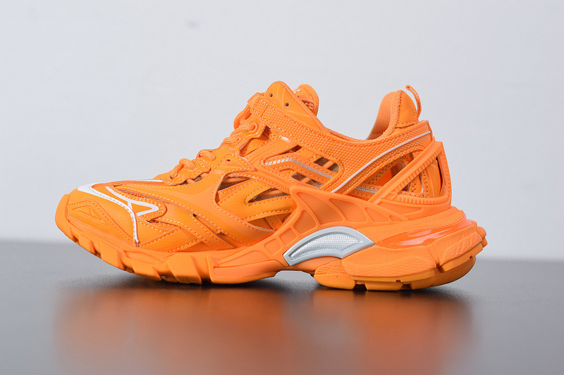 bc track sneaker
