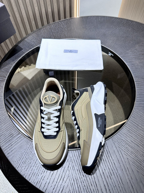 Va1e*ntin0 sneaker