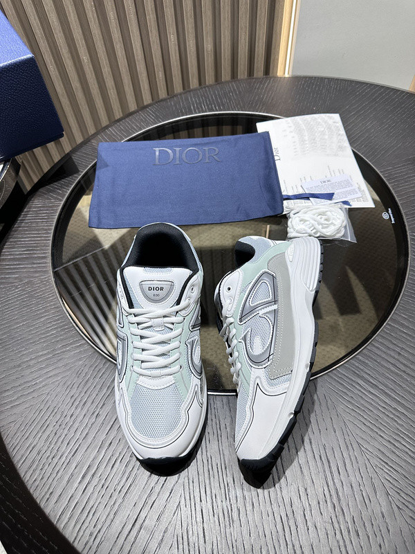 dio* sneaker