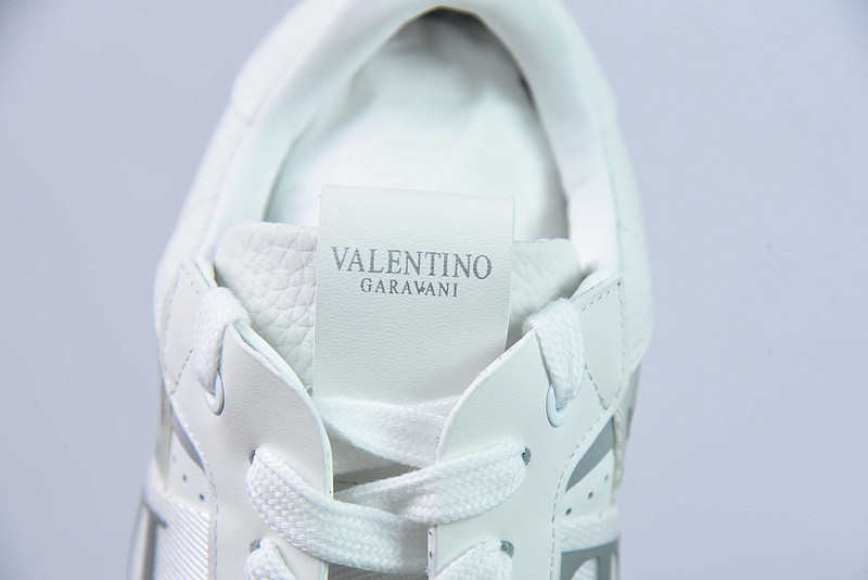 Va1e*ntin0 sneaker