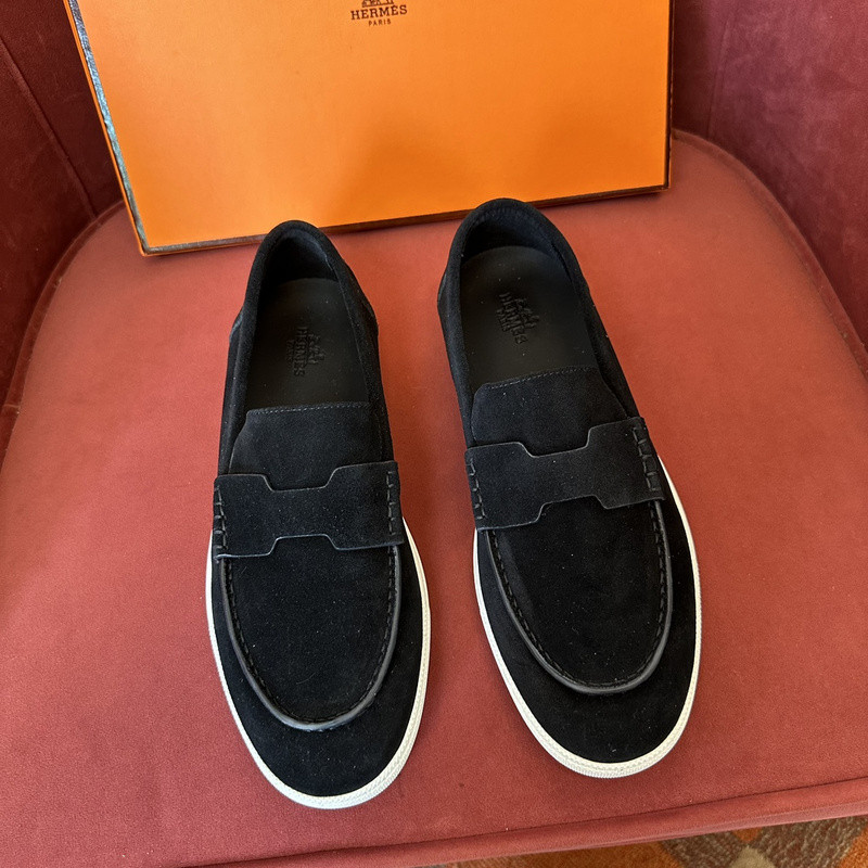 H**me5 sneaker