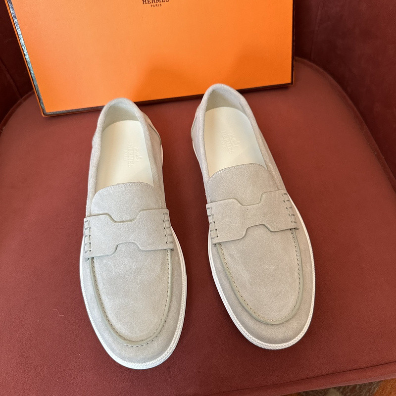H**me5 sneaker