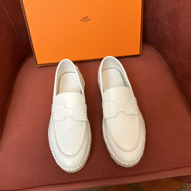 H**me5 sneaker
