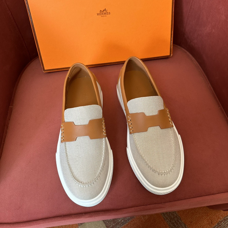 H**me5 sneaker