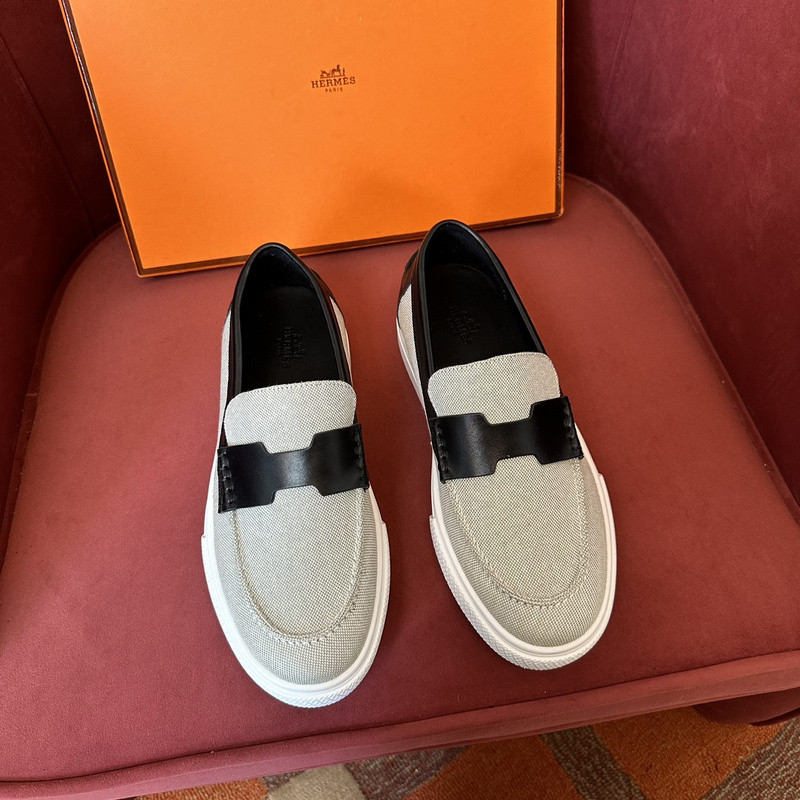 H**me5 sneaker