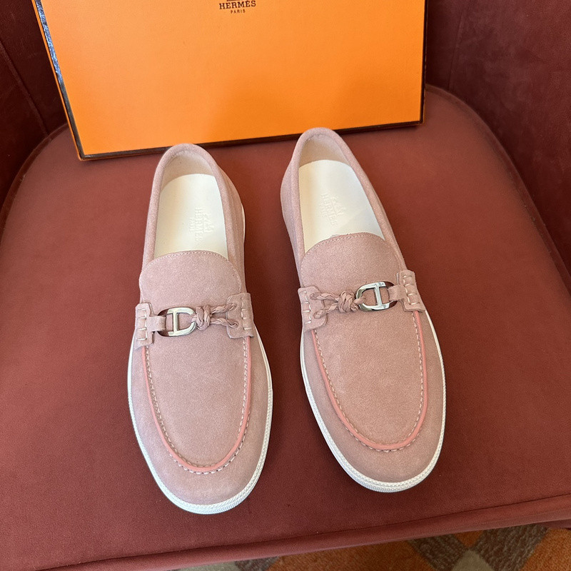 H**me5 sneaker