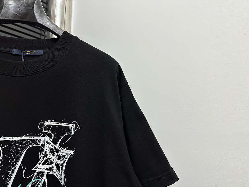 Ba1en*iaga clothes