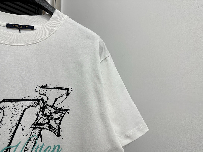 Ba1en*iaga clothes