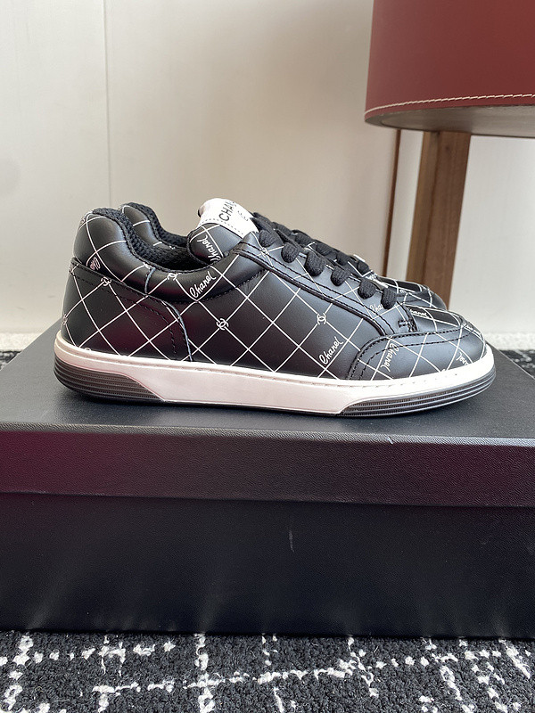 Ch**el sneaker