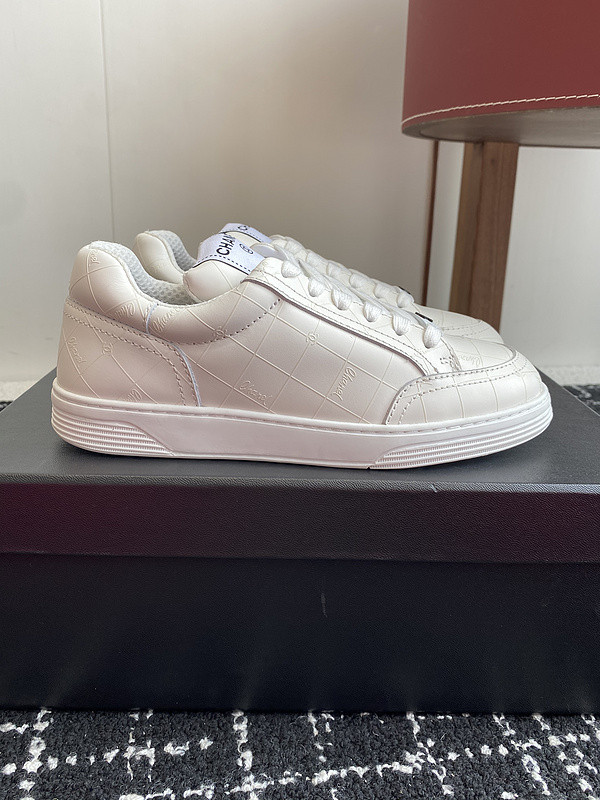 Ch**el sneaker