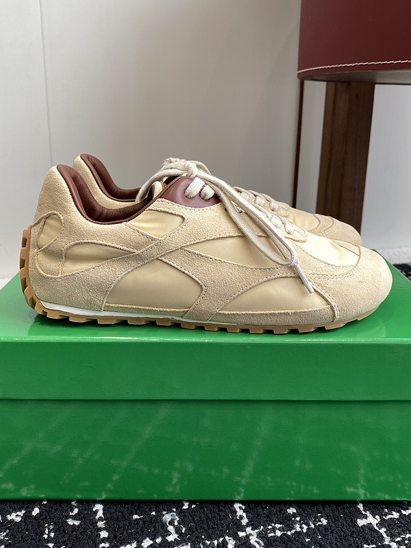 b0tt*ga Ven*ta sneaker