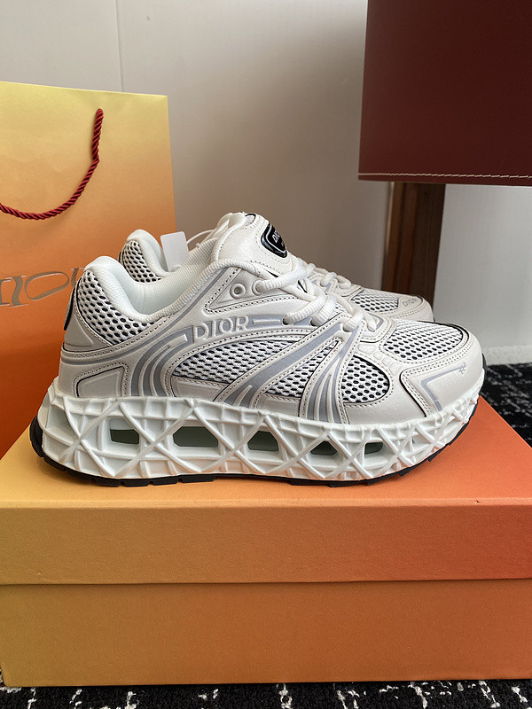 DIO* SNEAKER
